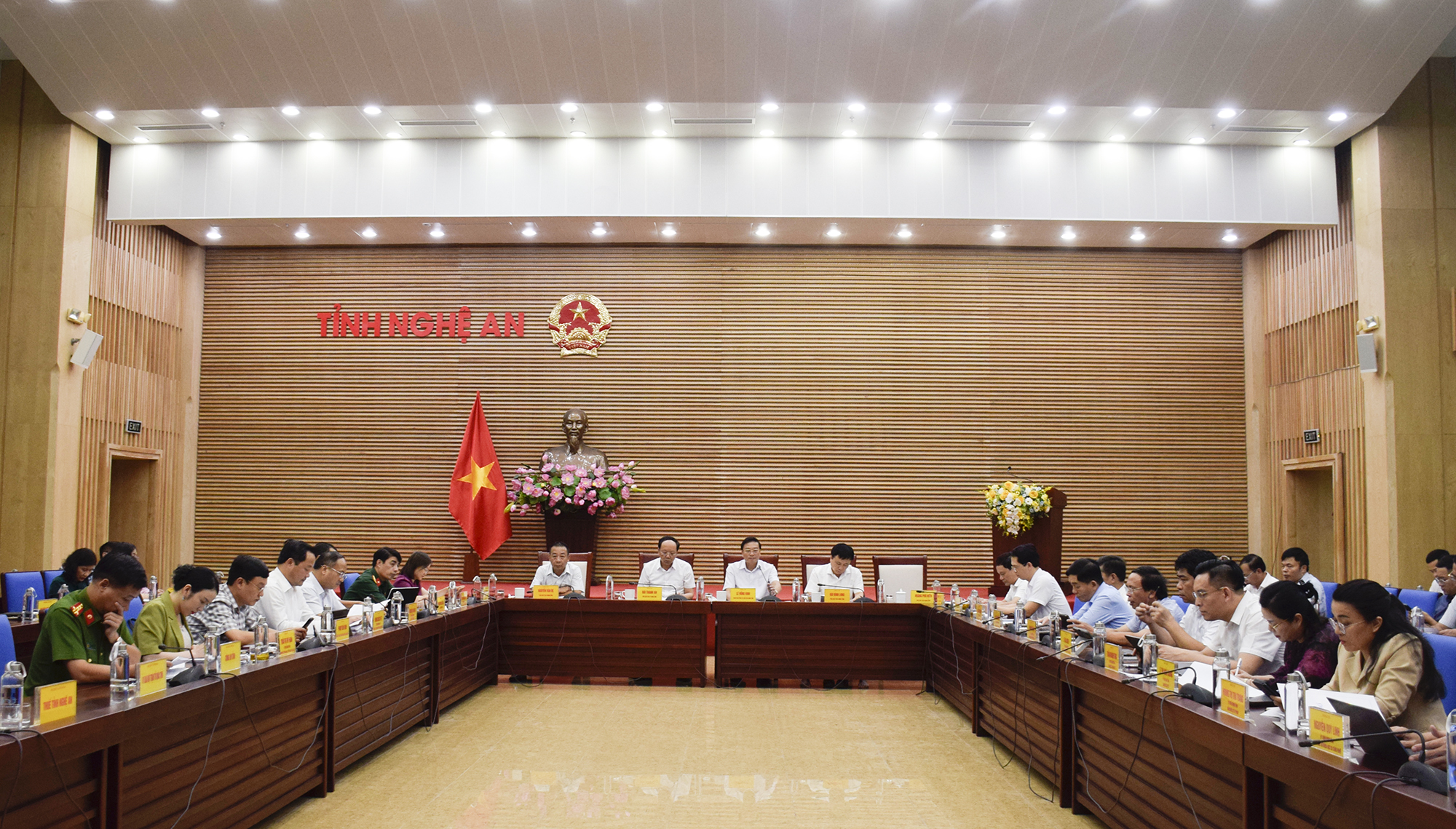 Anh-tin-bai
